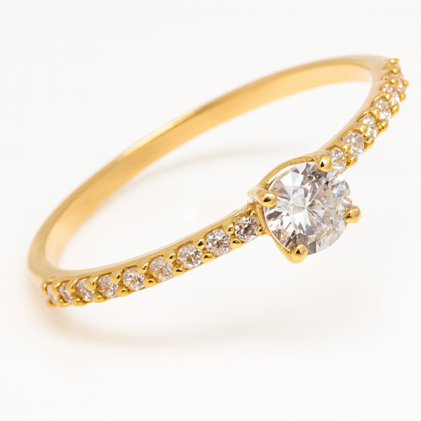 Anel Solitário com Pedras Laterais